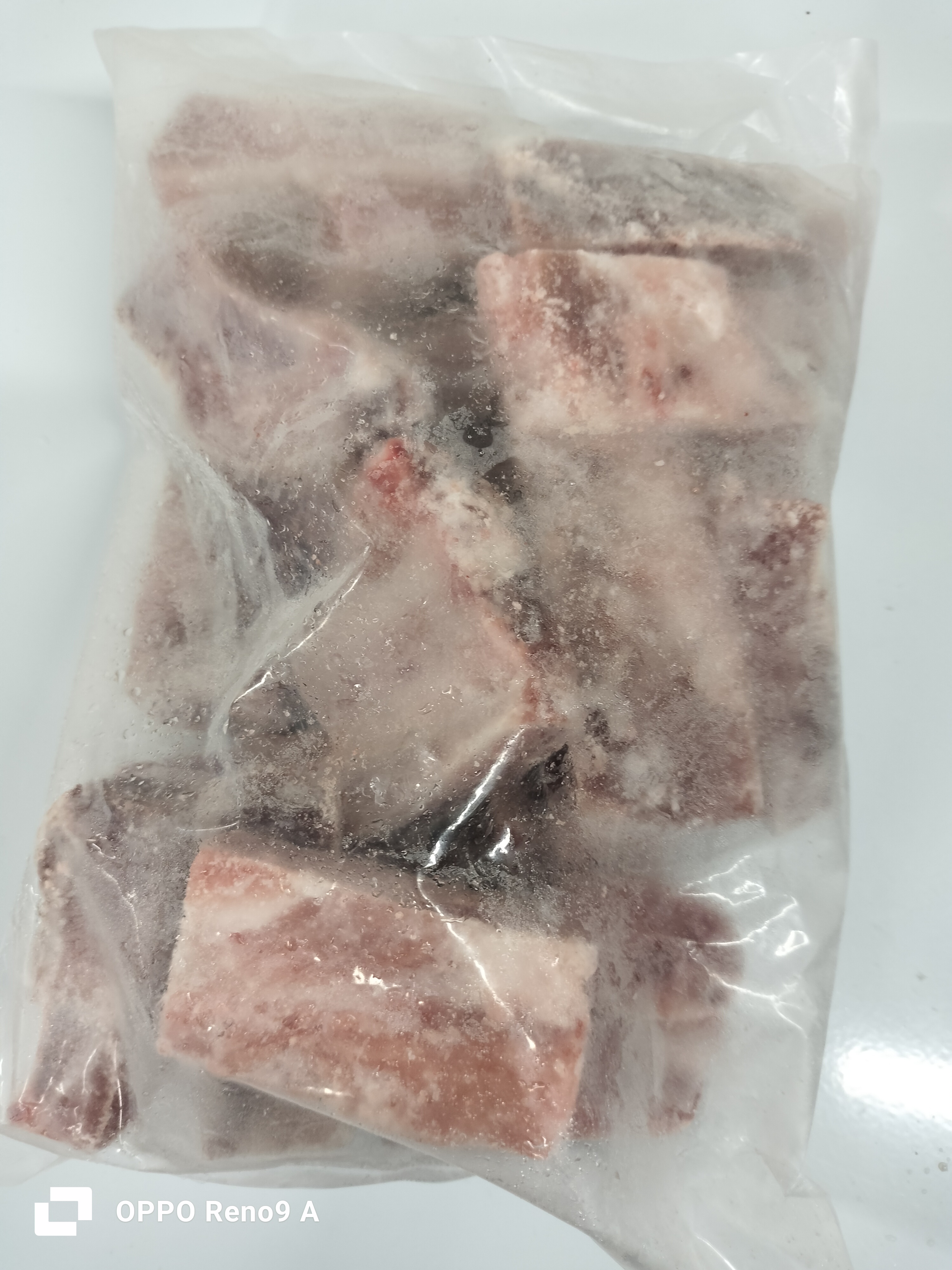 ဝက်နံရိုးသား(1kg)