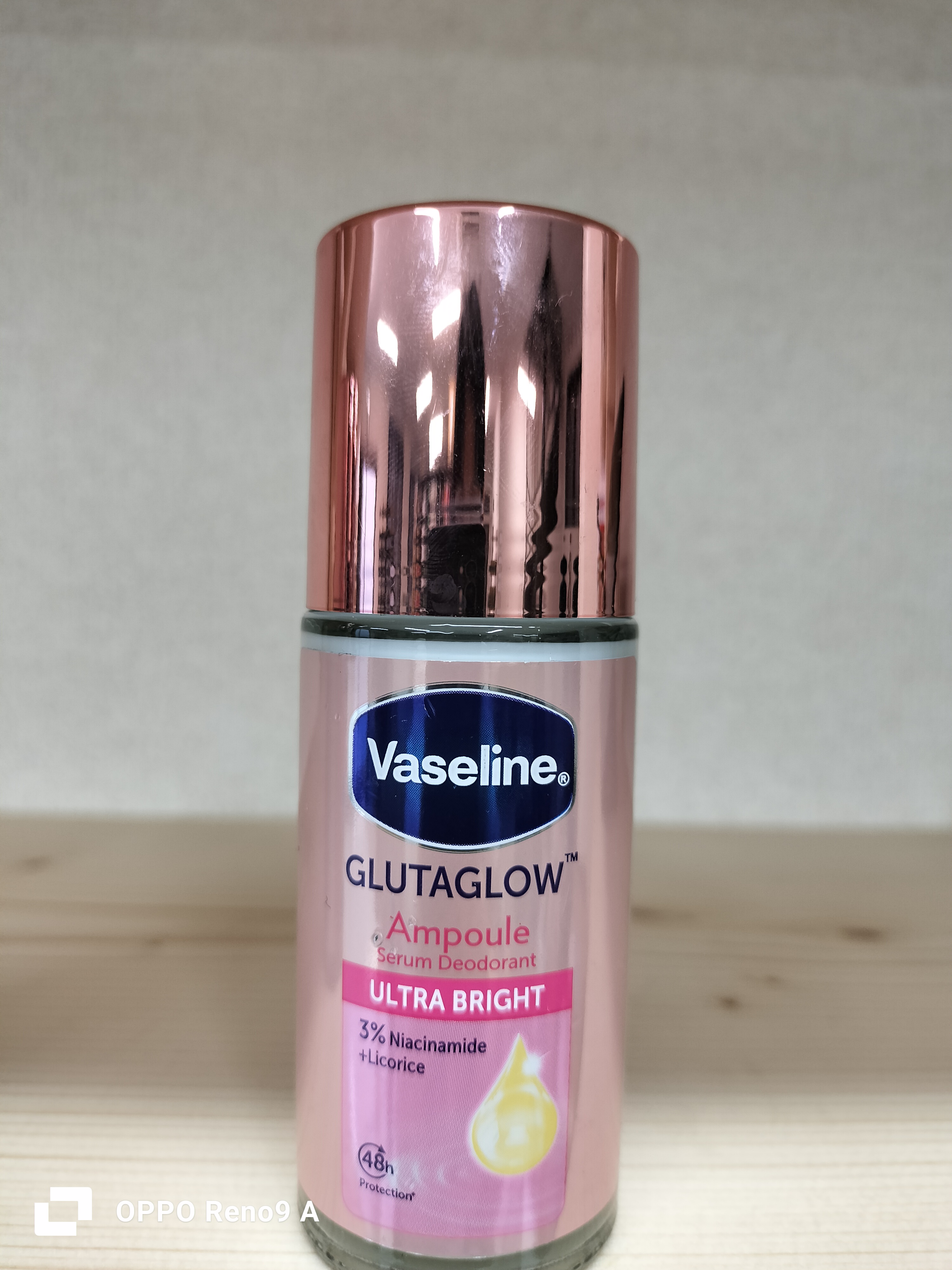 GlutaGlow Roll on (Ulta Bright) ပန်း Vaseline 