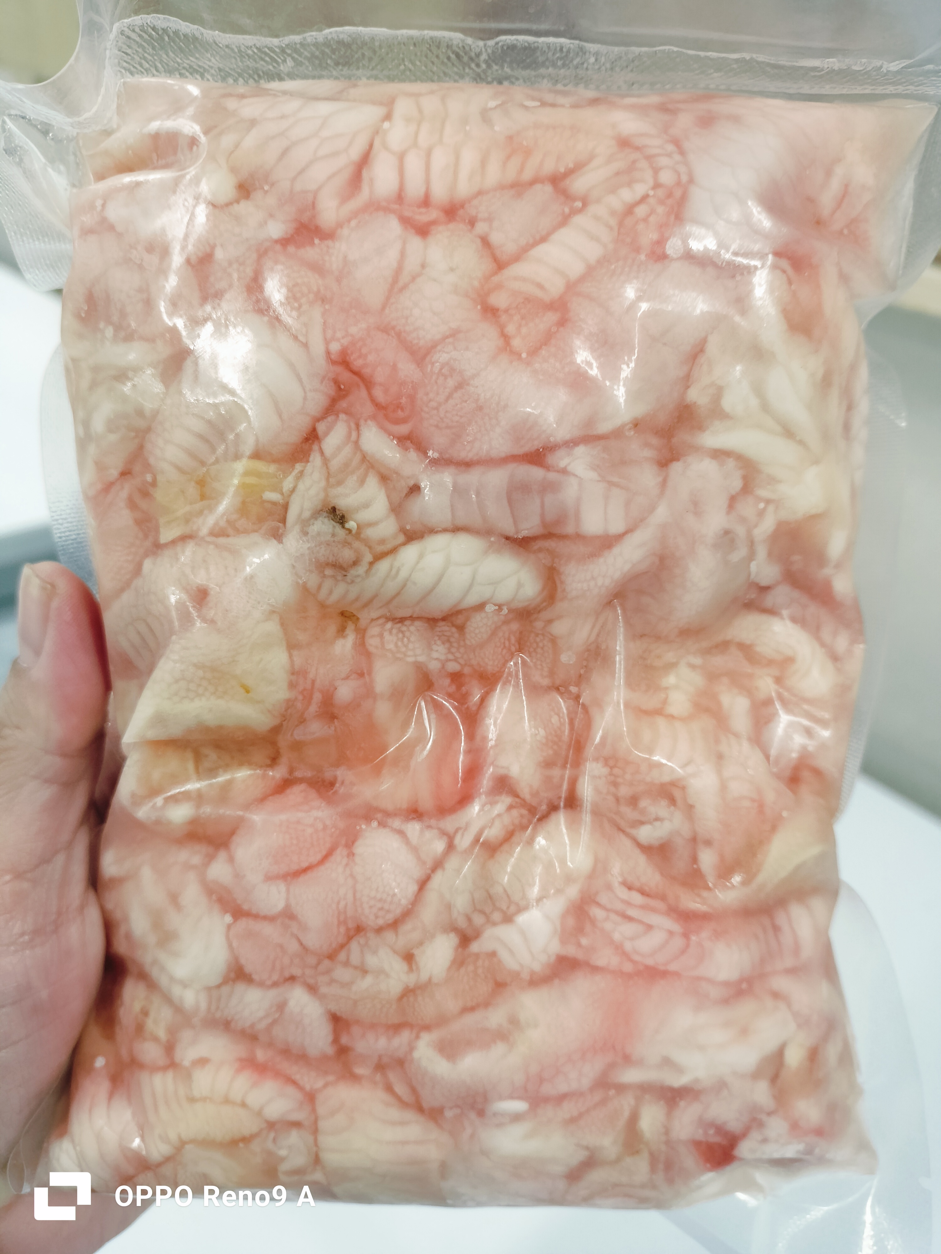 ကြက်ခြေထောက်အရိုးလွတ်1kg