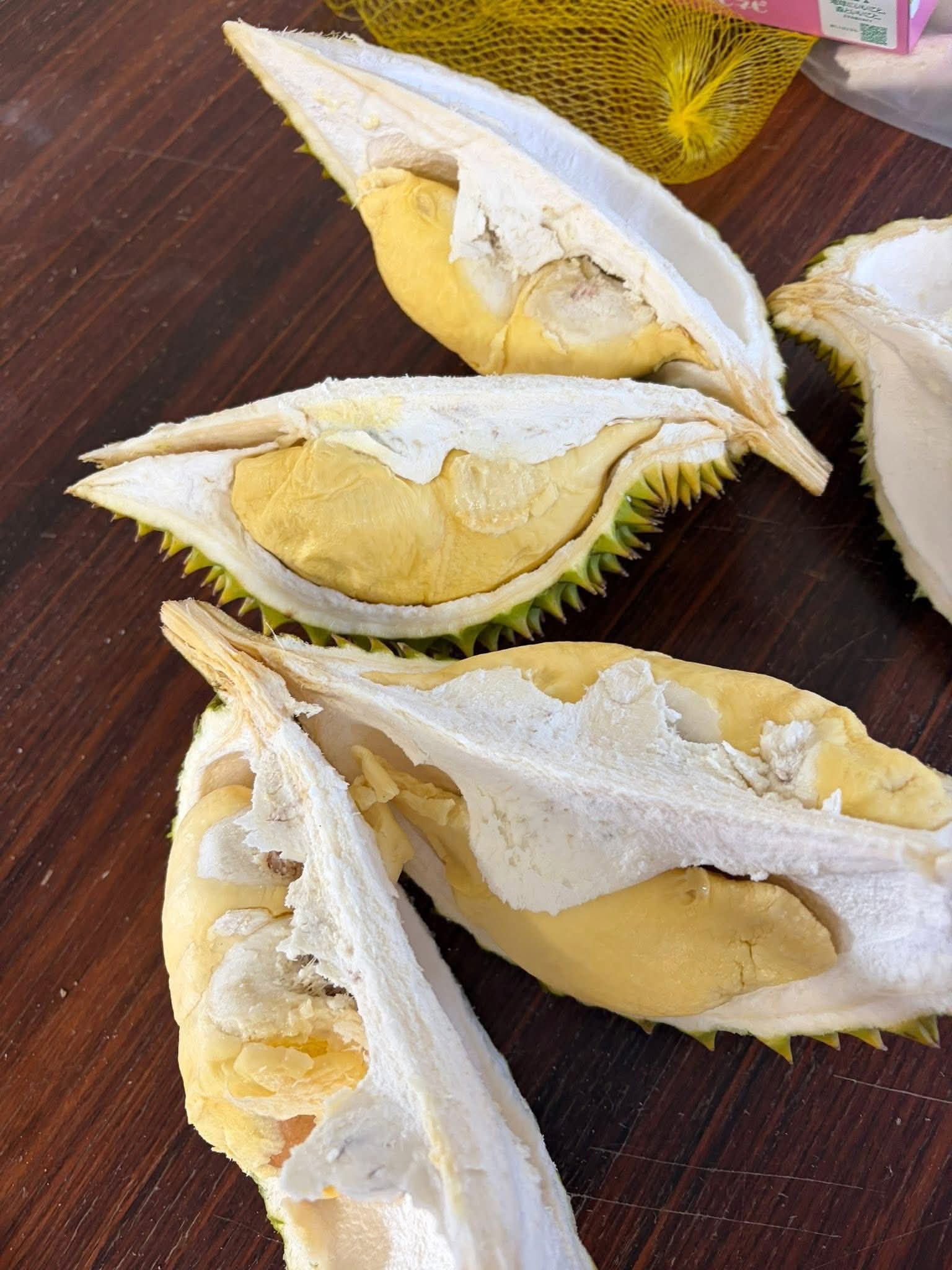 ဒူးရင်းသီး S